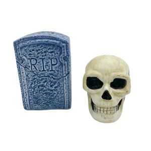 Graveyard Skull and Tombstone RIP Salt and Pepper Shakers Halloween
